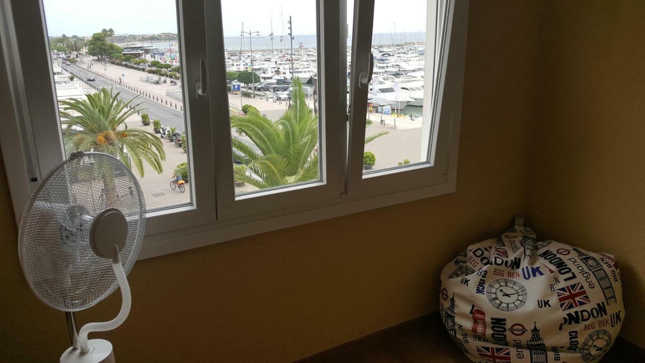 Apartament Marina Port Кембрилс Екстериор снимка