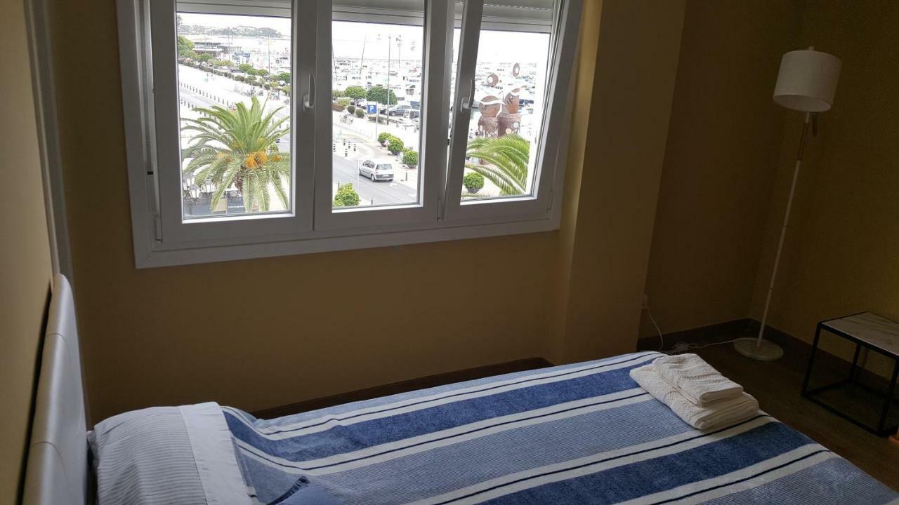Apartament Marina Port Кембрилс Екстериор снимка