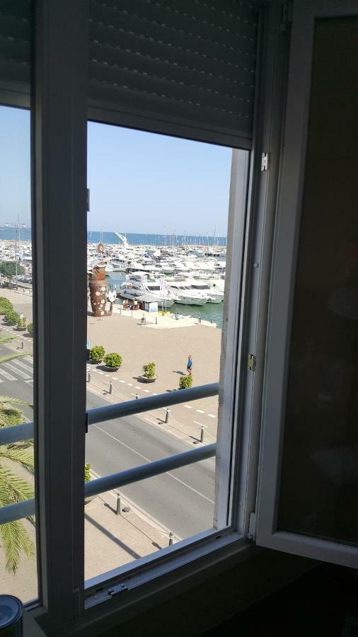 Apartament Marina Port Кембрилс Екстериор снимка