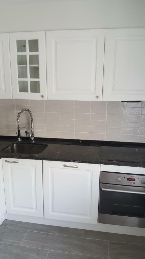 Apartament Marina Port Кембрилс Екстериор снимка