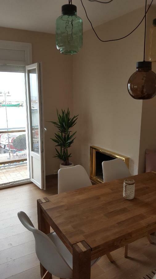 Apartament Marina Port Кембрилс Екстериор снимка